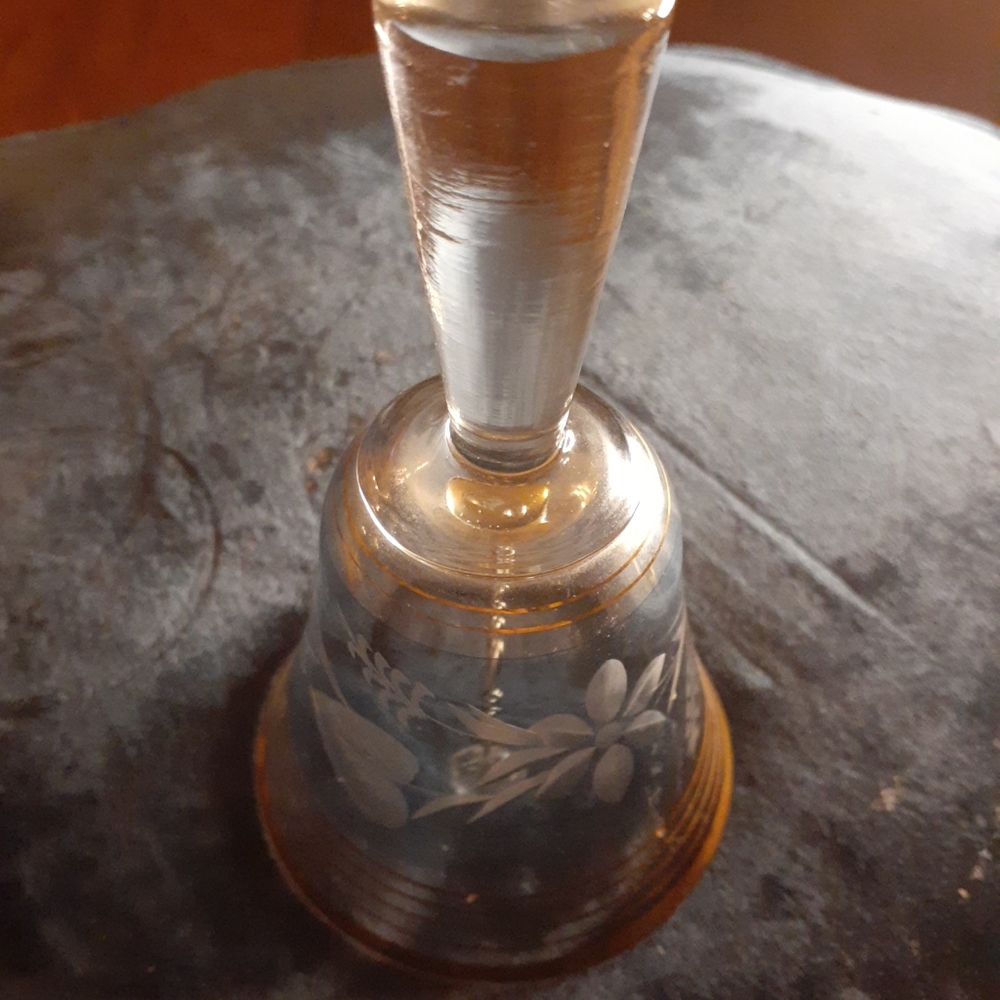 EXQUISITE VTG Bohemian Etched Glass 6" Bell Figurine.